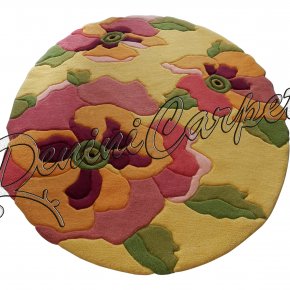 Елипсовиден вълнен килим с цветя